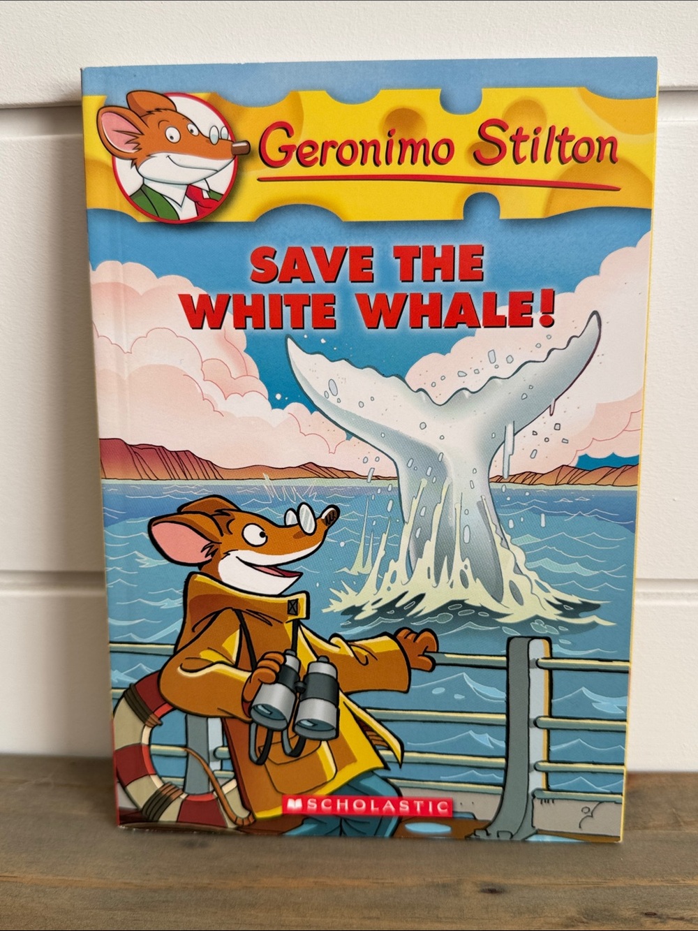 Geronimo Stilton #45: Save the White Whale! - Scholastic Paperback Novel